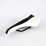 Sa Bicicleta Selle Italia SL Flow manganese alb-negru lucios 238g