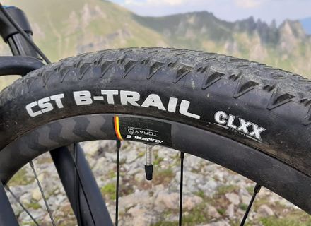 CST B-Trail anvelope de „race” testate de revista Freerider